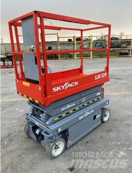 SkyJack SJ III 3219 가위형 리프트