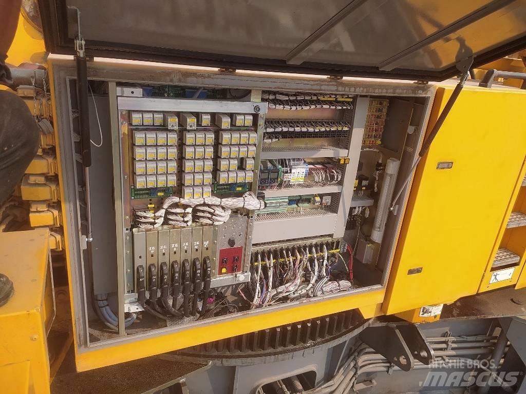 Liebherr LR 1400-2 트랙 크레인