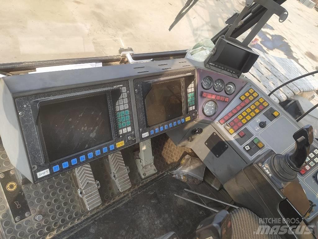 Liebherr LR 1400-2 트랙 크레인