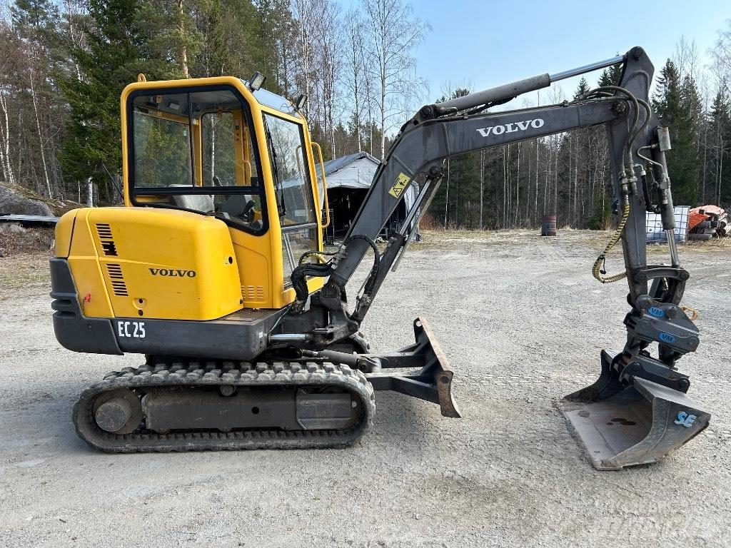 Volvo EC 25 소형 굴삭기 7톤 미만