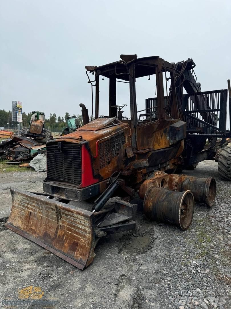 Komatsu 840TX 원목 포워더
