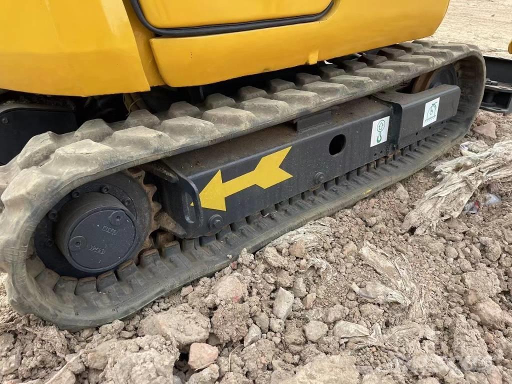 Komatsu PC18MR-3 소형 굴삭기 7톤 미만