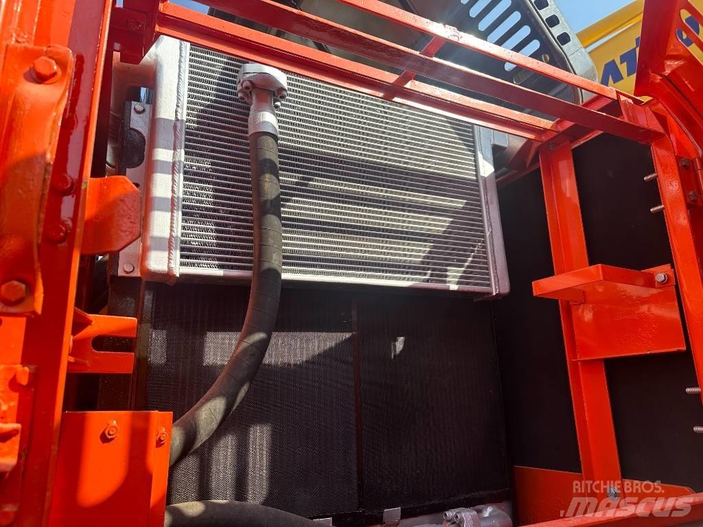 Doosan DX 300 대형 굴삭기 29톤 이상