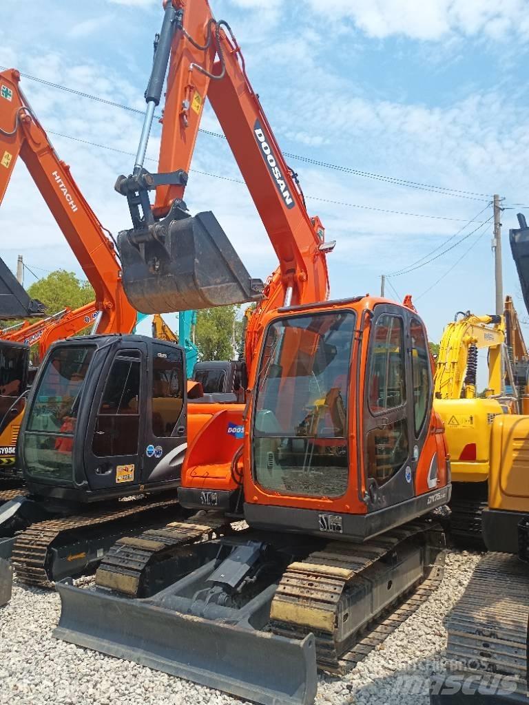 Doosan DX 75 대형 굴삭기 29톤 이상
