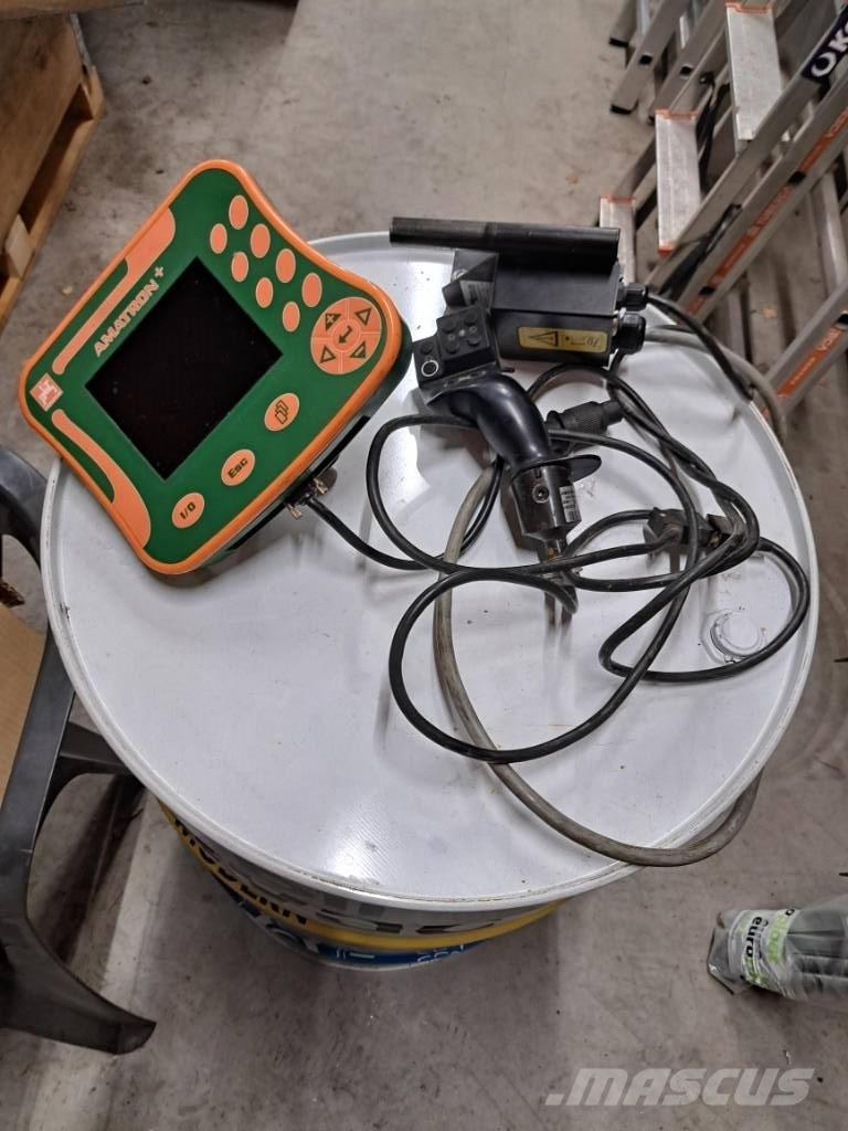 Amazone Ux 3200 20m 견인형 분무기