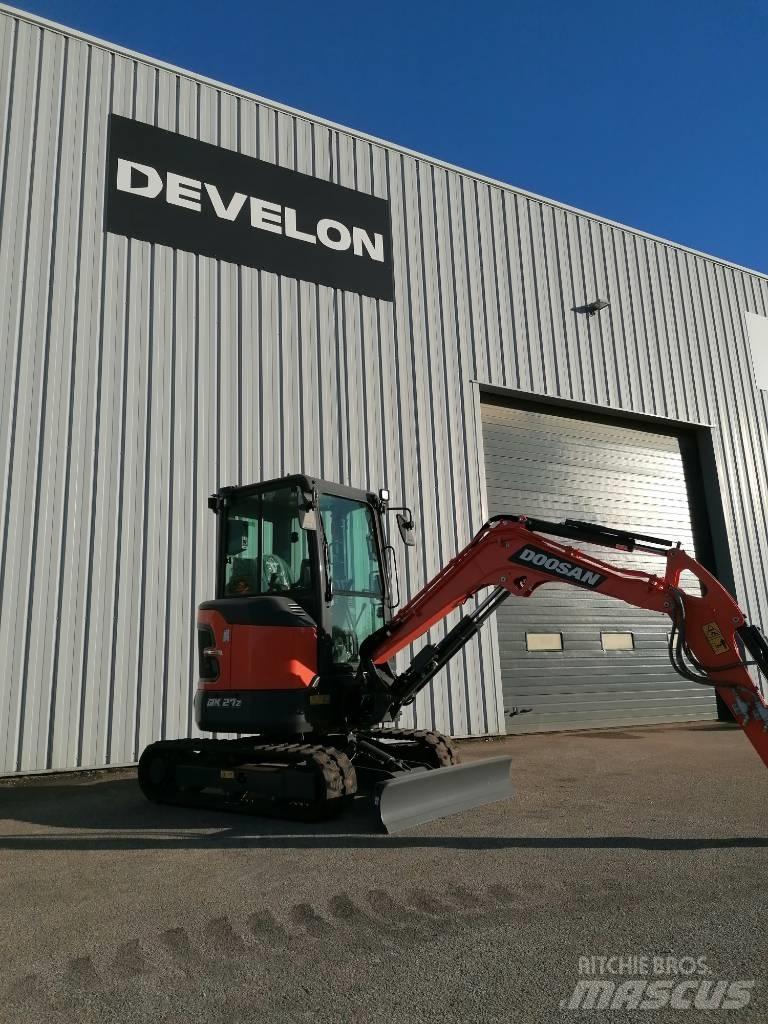 Doosan DX 27 Z 소형 굴삭기 7톤 미만