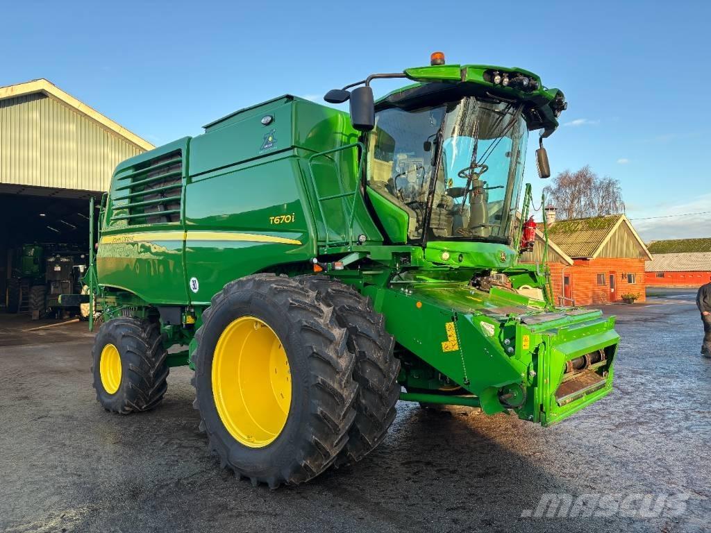 John Deere T670I 4WD 콤바인 수확기