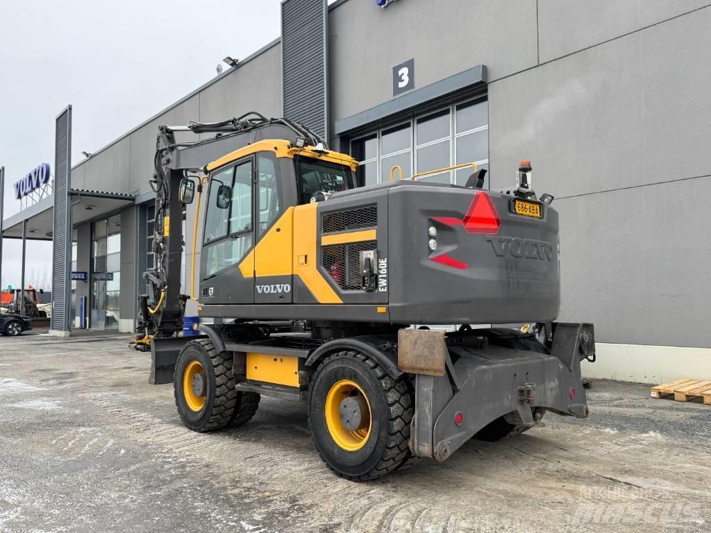 Volvo EW 160  휠 굴삭기