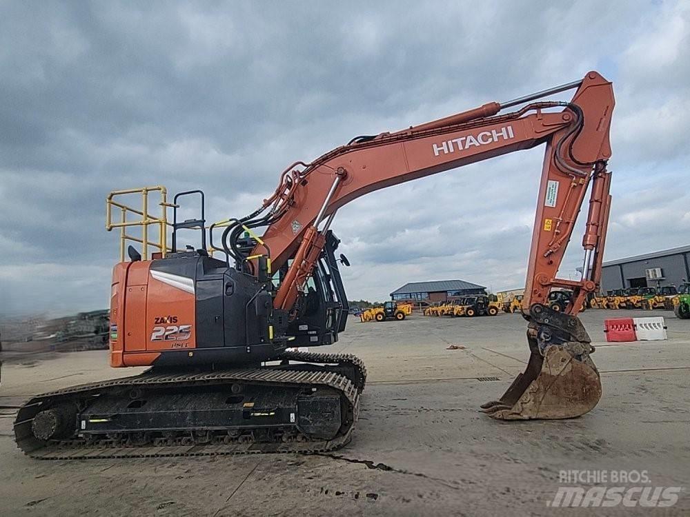 Hitachi ZX225USLC-7 대형 굴삭기 29톤 이상