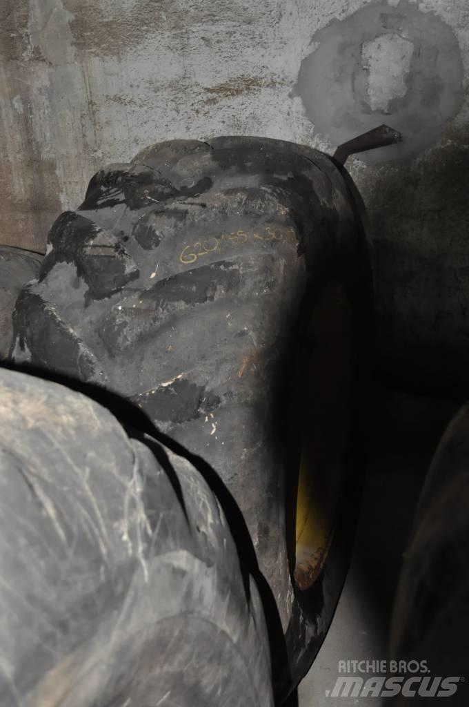 Nokian 620/55x30.5 타이어, 휠 및 림
