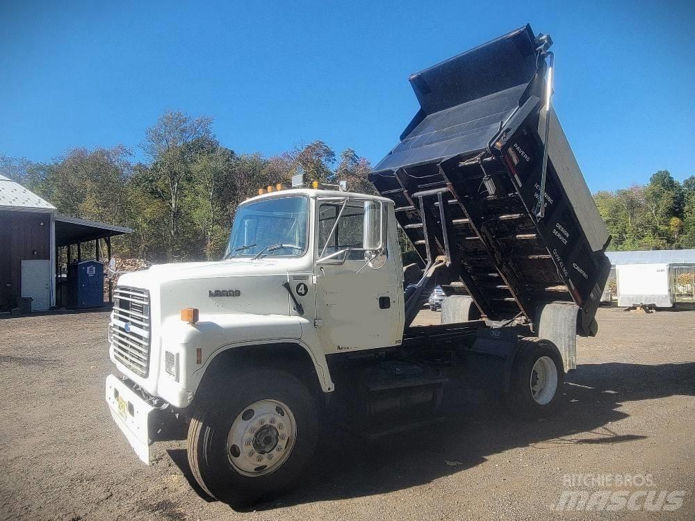 Ford L8000 덤프 트럭