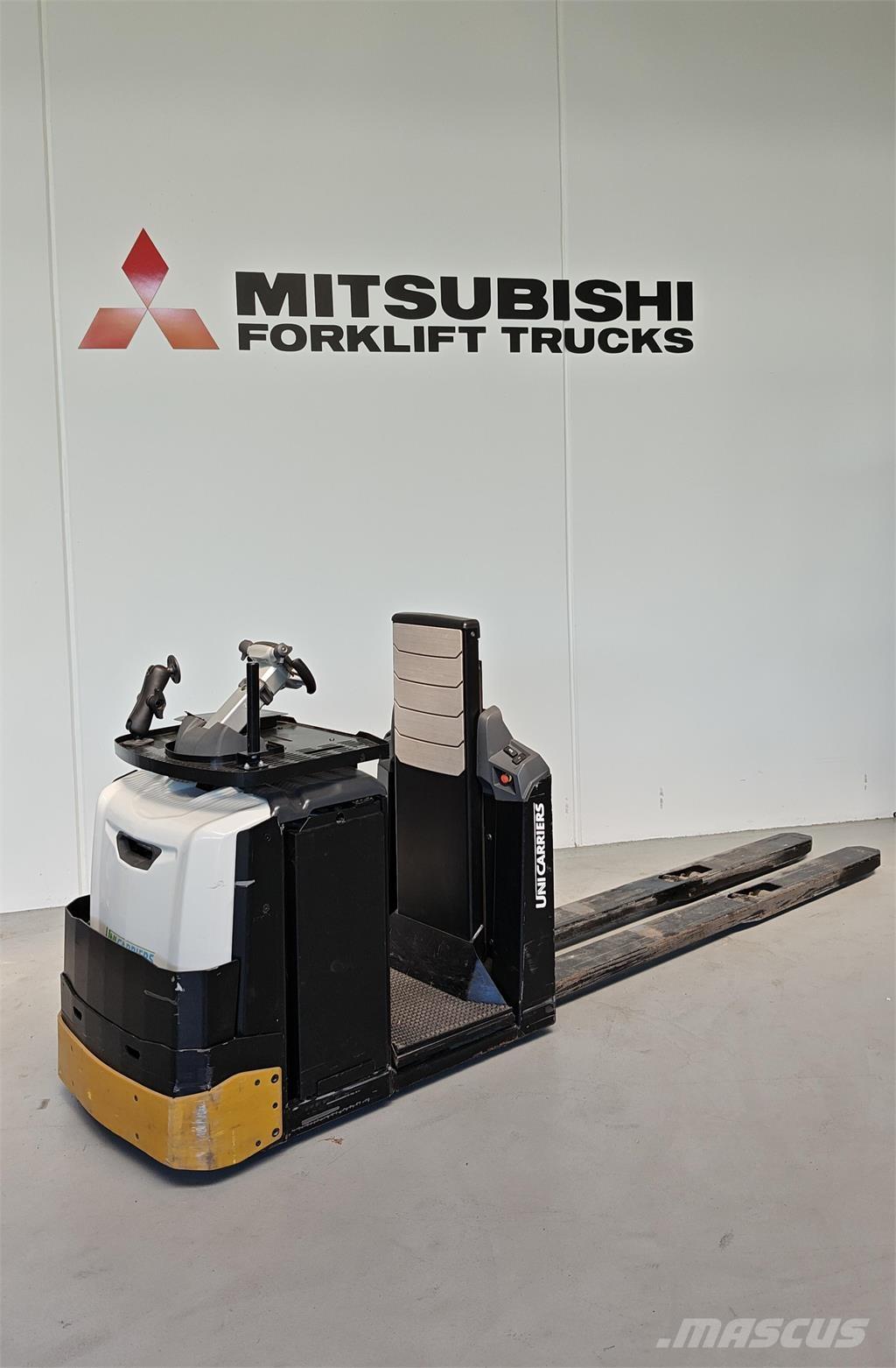 UniCarriers OLH250 경량 반출 리프터