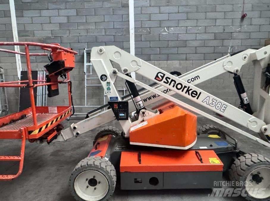 Snorkel A 38 E 관절형 전동이동 리프트