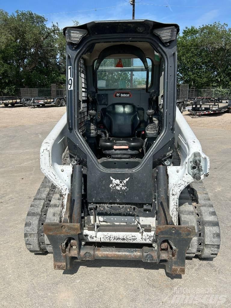 Bobcat T64  스키드로더