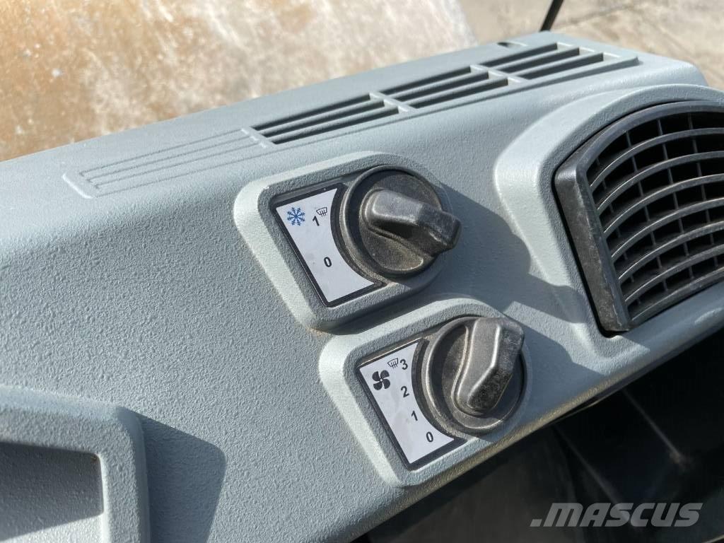 Bomag BW 213 D-5 싱글 드럼 롤러