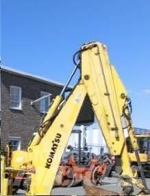 Komatsu WB97 Lanças 섀시 및 서스펜션