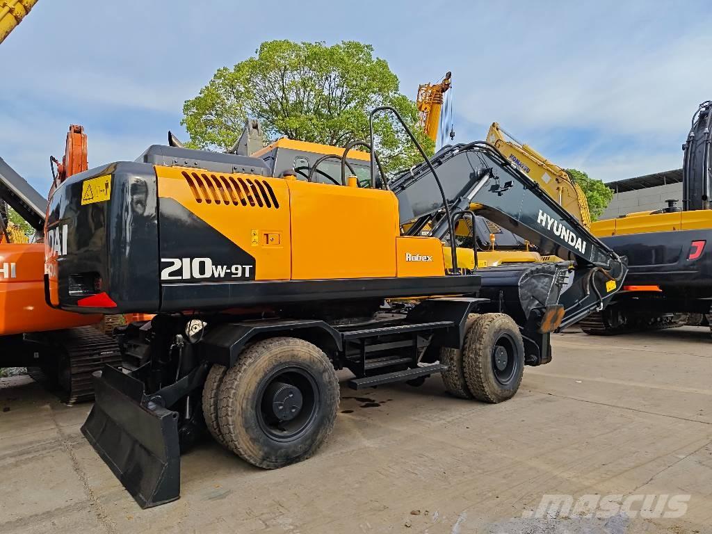 Hyundai R210W-9T 대형 굴삭기 29톤 이상