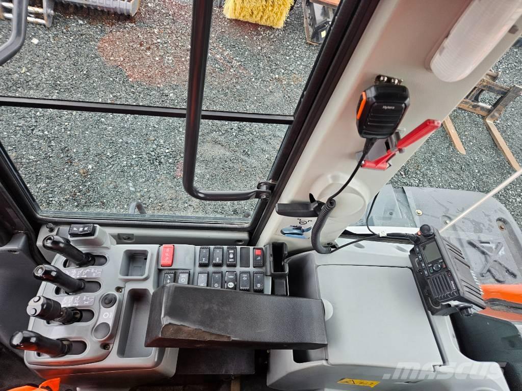 Hitachi ZW 180-6  휠로우더