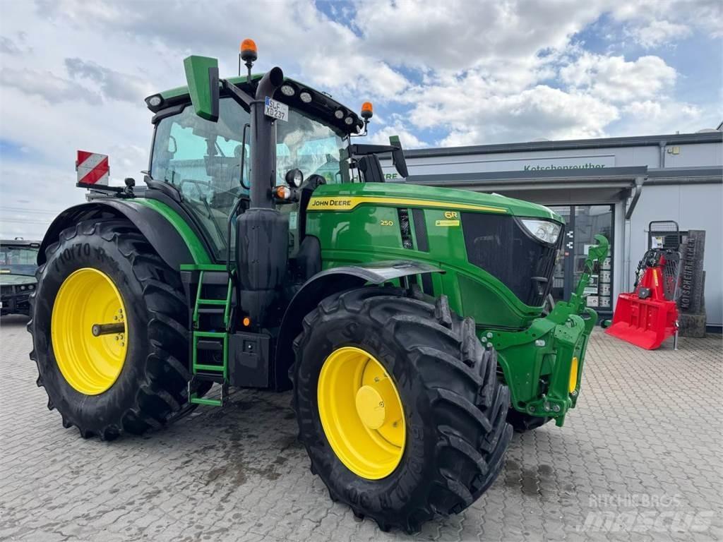 John Deere 6R 250 트랙터