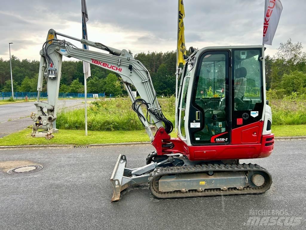 Takeuchi TB 235-2 V3 소형 굴삭기 7톤 미만