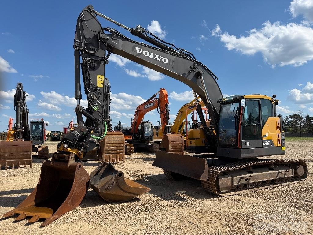 Volvo ECR 235 EL 대형 굴삭기 29톤 이상