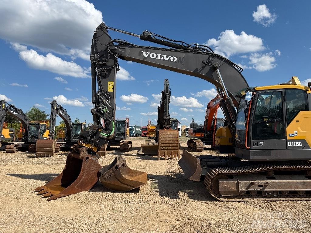 Volvo ECR 235 EL 대형 굴삭기 29톤 이상
