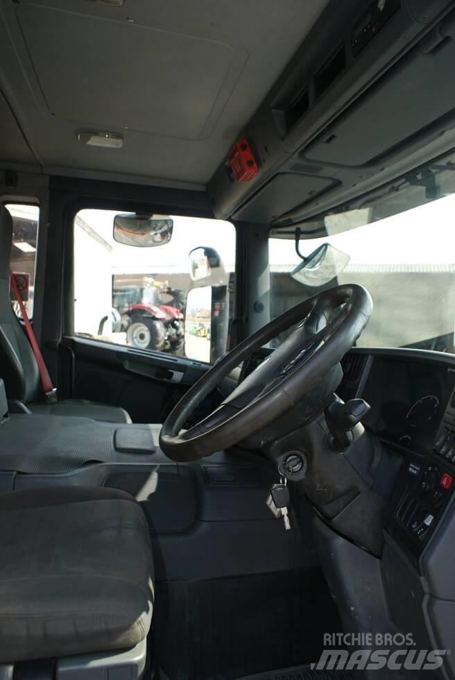Scania P 360 CB 플랫베드/윈치 트럭