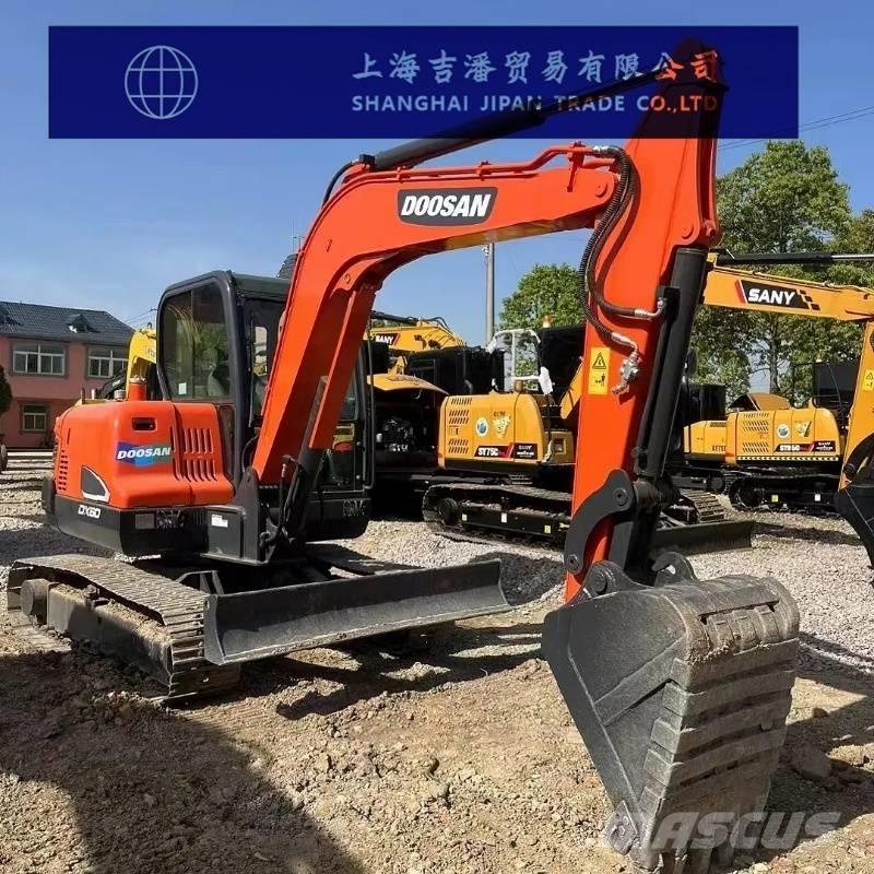 Doosan DX 60 소형 굴삭기 7톤 미만