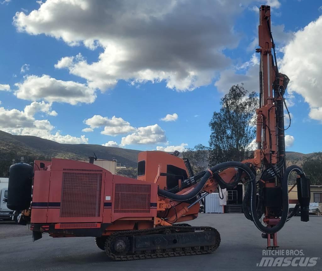 Sandvik DP 1500 도로 굴착기
