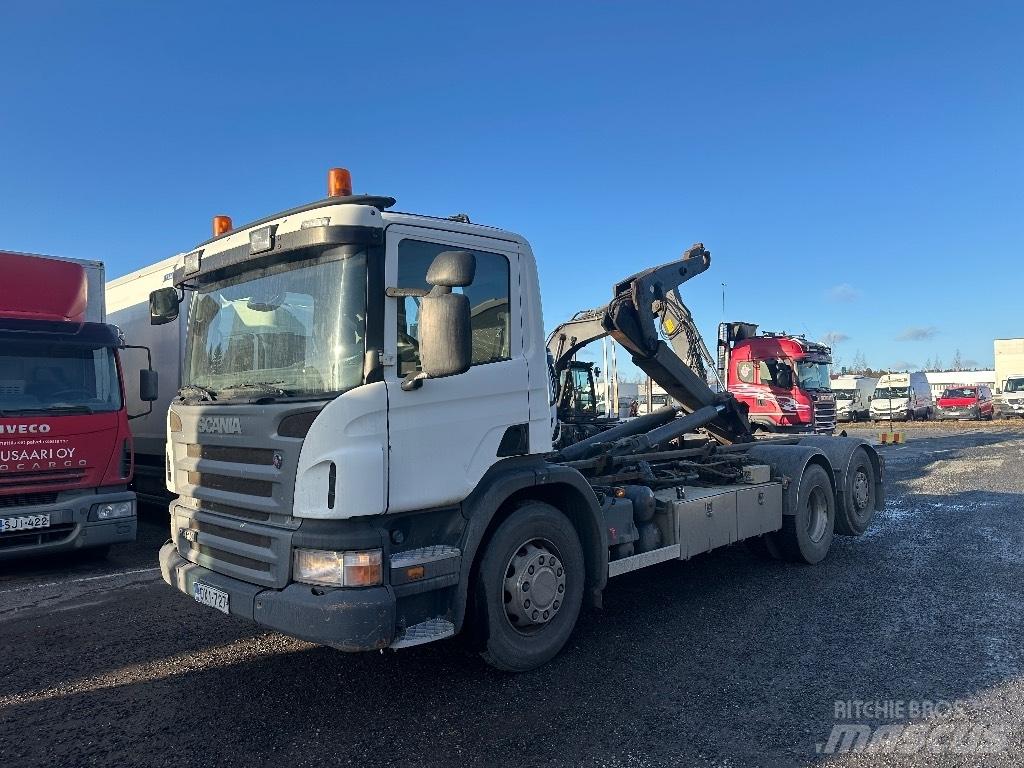 Scania P420 훅 리프트 트럭