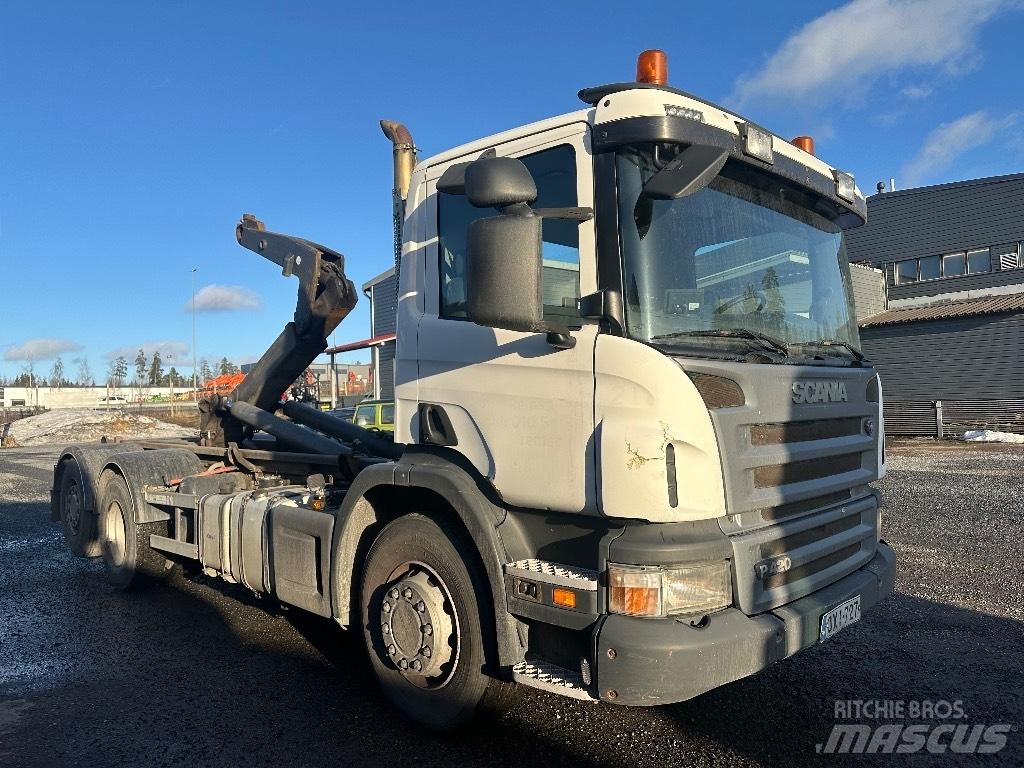 Scania P420 훅 리프트 트럭