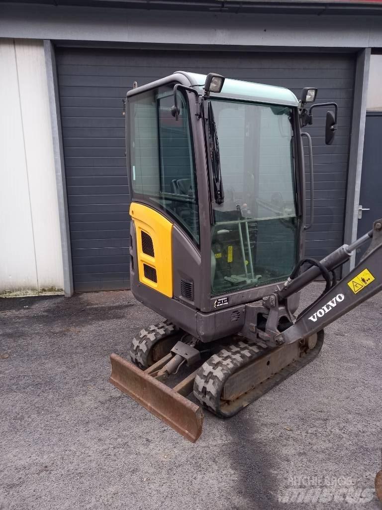 Volvo EC 15 소형 굴삭기 7톤 미만