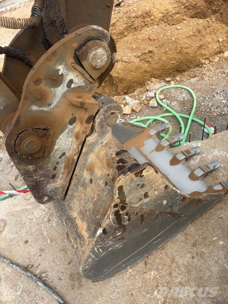 Volvo ECR 88 PLUS 중형굴삭기 7톤-28톤