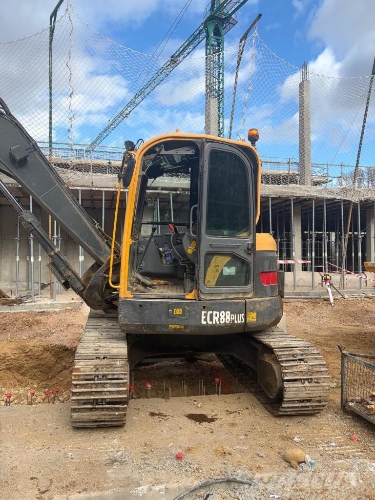 Volvo ECR 88 PLUS 중형굴삭기 7톤-28톤