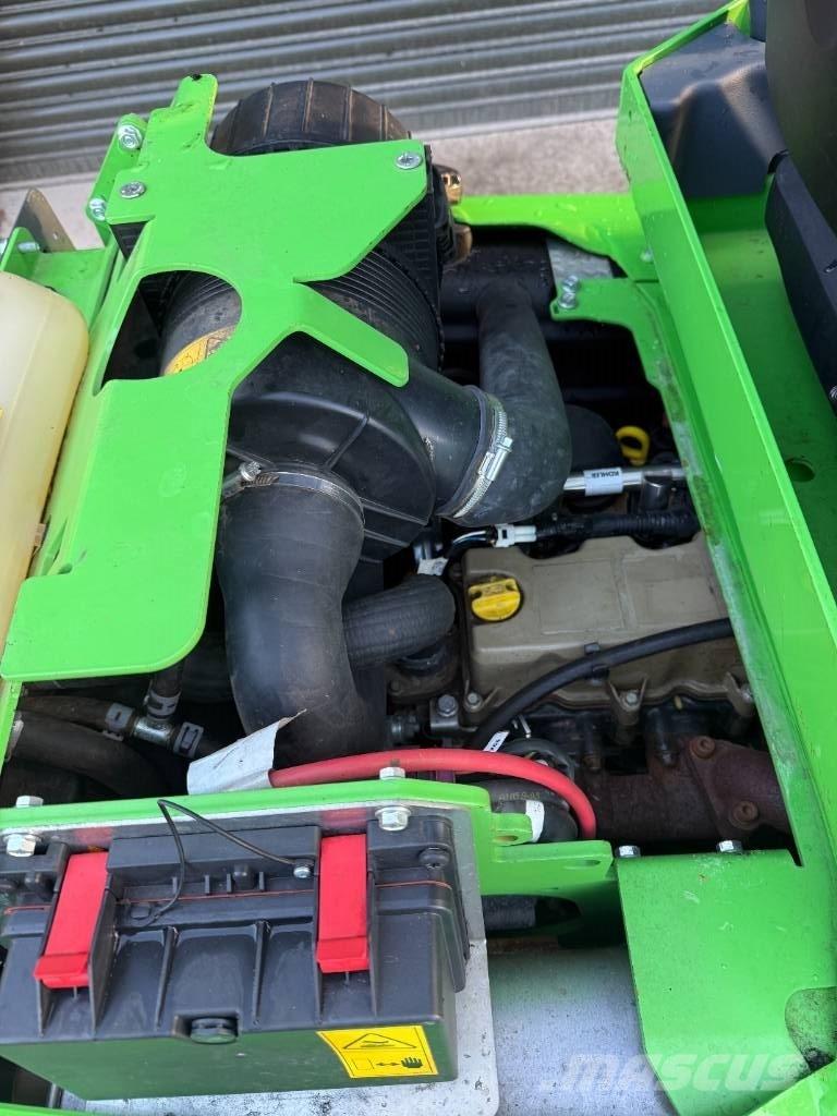 Avant 635  휠로우더