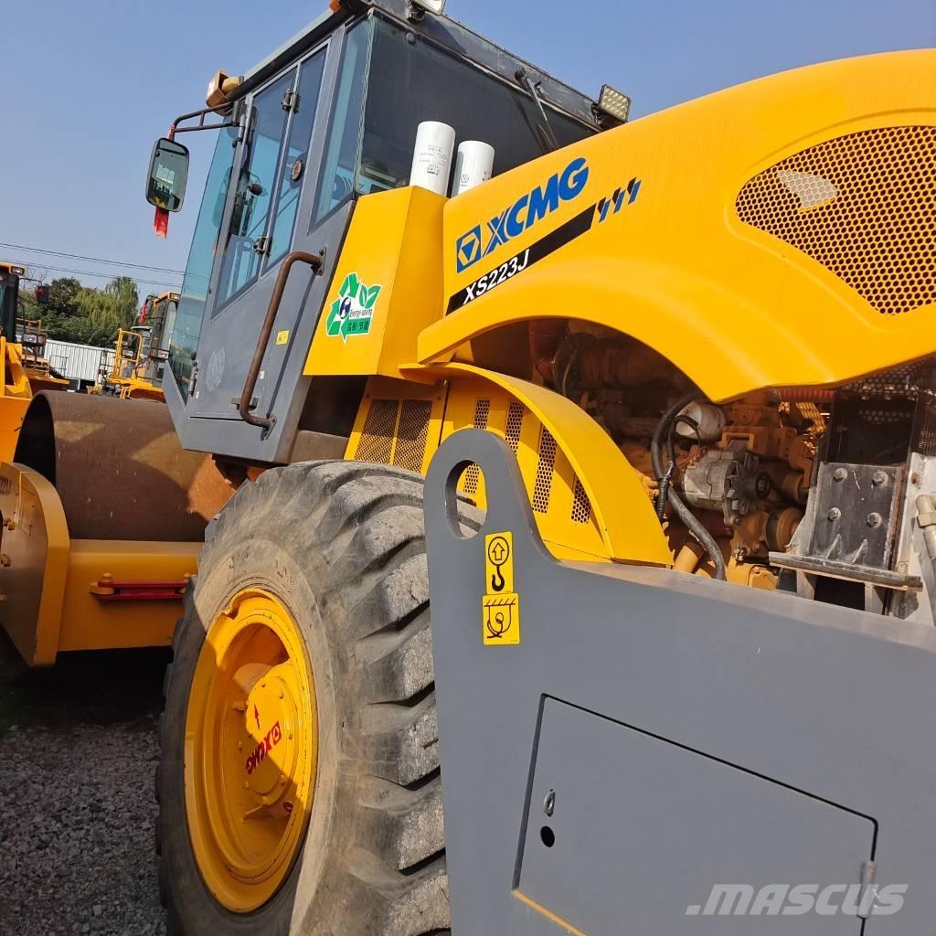 XCMG XS223J 싱글 드럼 롤러