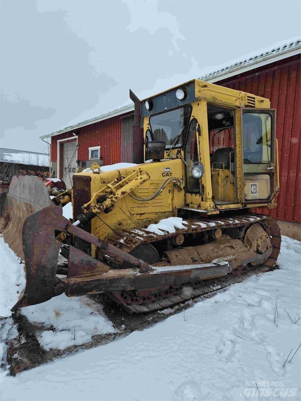 CAT D4E 크롤러 도저