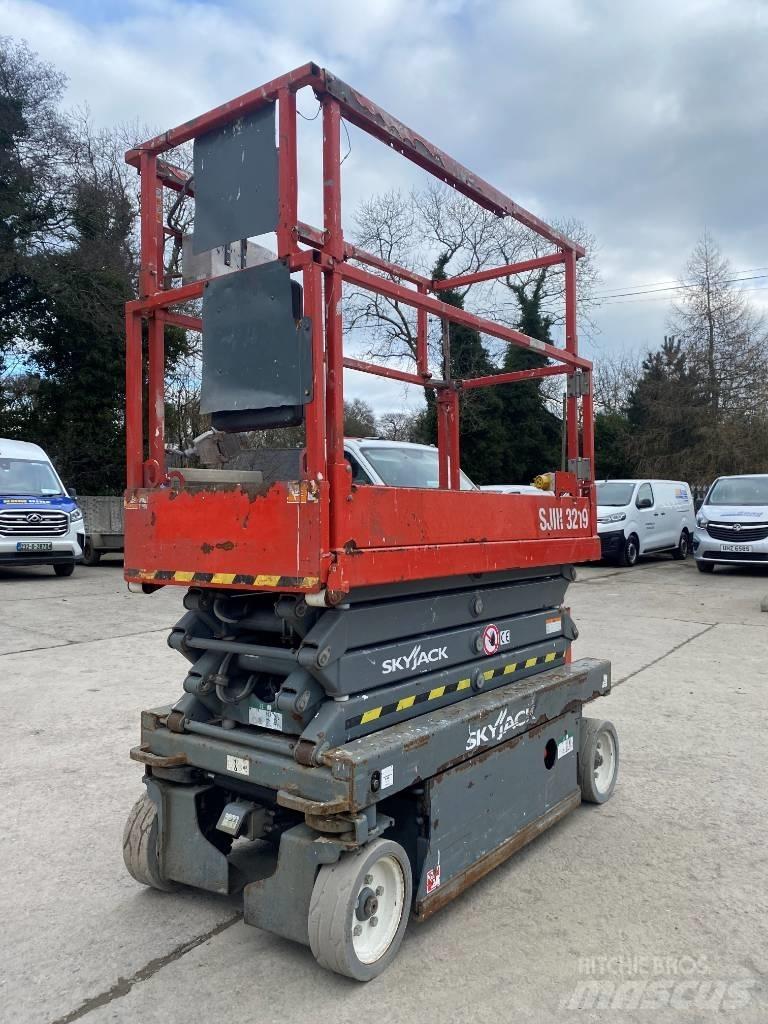 SkyJack SJ 3219 가위형 리프트