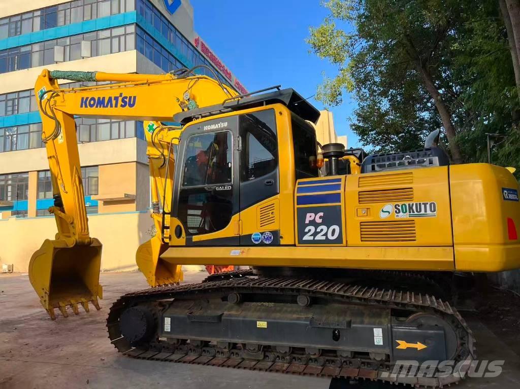 Komatsu PC 220-8 대형 굴삭기 29톤 이상