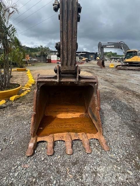 Volvo EC 220 D 대형 굴삭기 29톤 이상