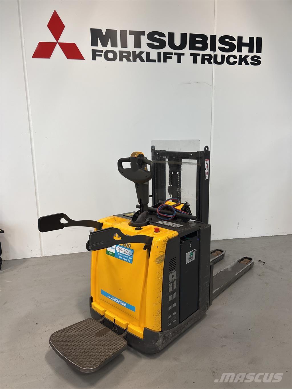 Atlet PDP200 보행식 리치 지게차