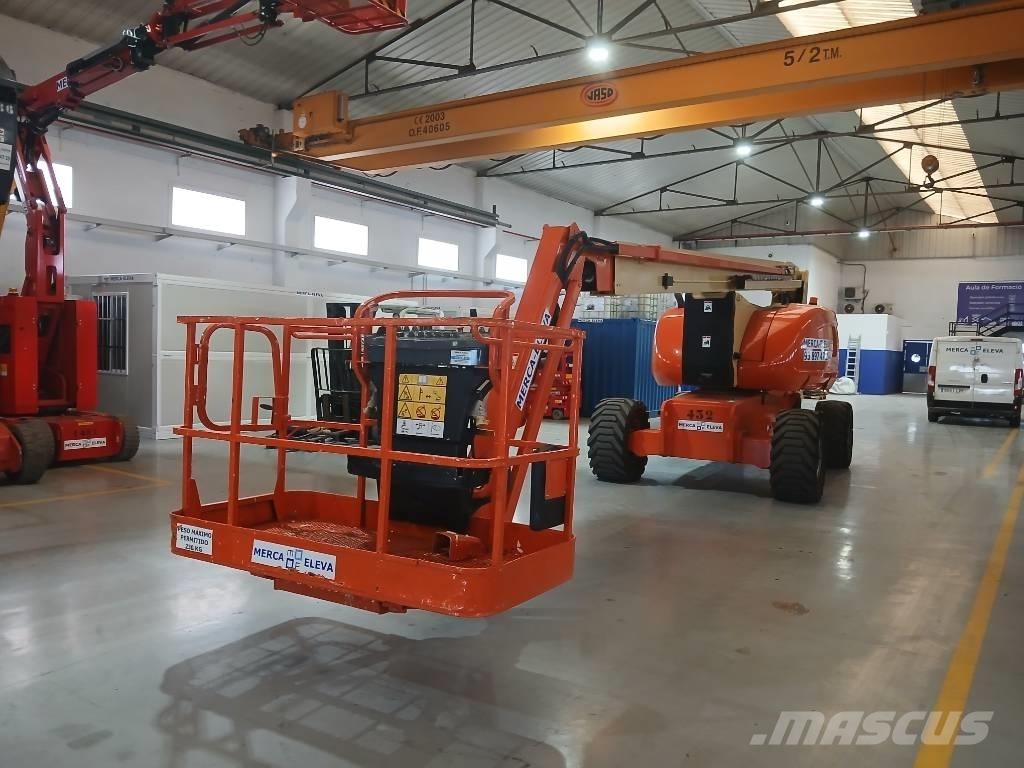 JLG 800 AJ 관절형 전동이동 리프트