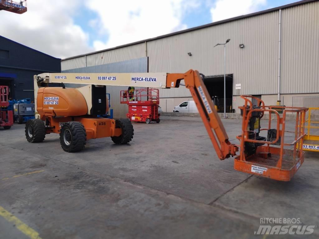 JLG 800 AJ 관절형 전동이동 리프트