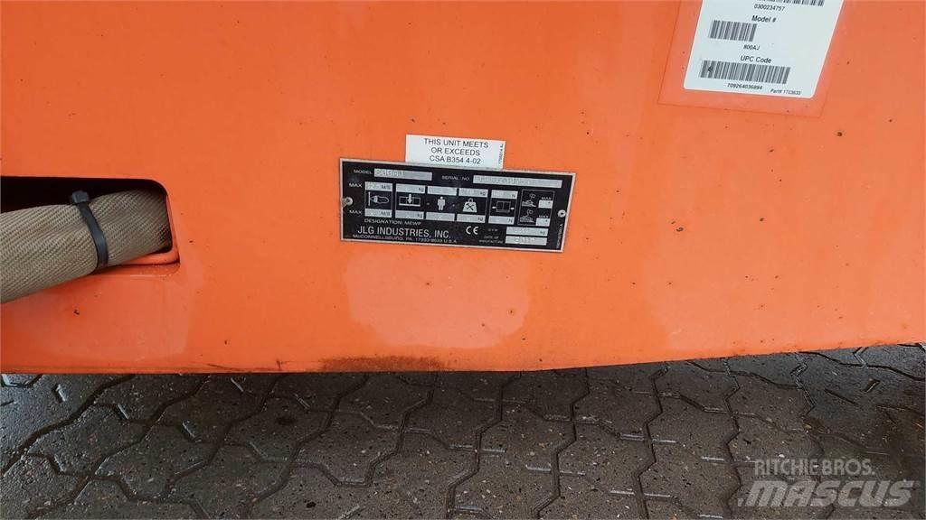 JLG 800AJ 관절형 전동이동 리프트