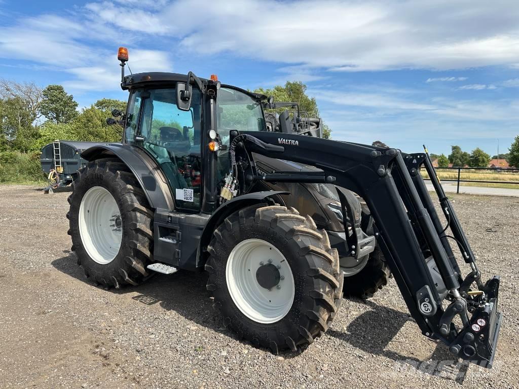 Valtra G 135 A 트랙터