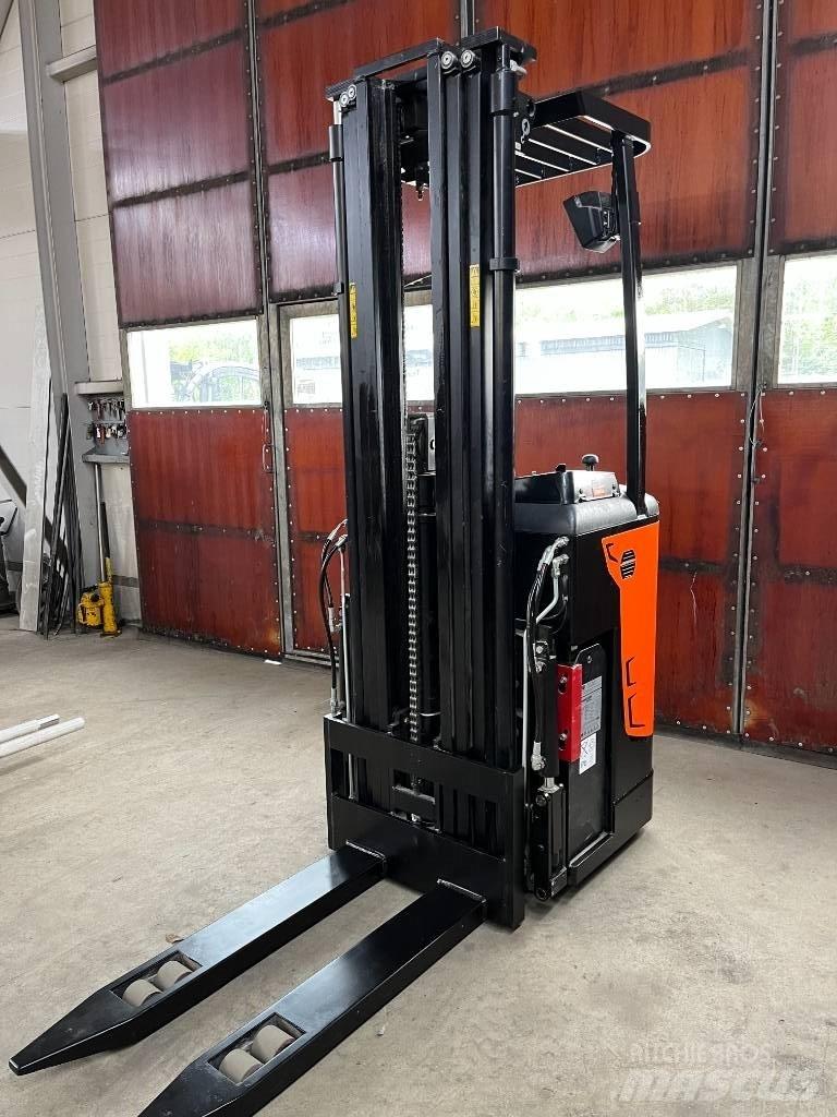 Rocla SST 16 AC 보행식 리치 지게차