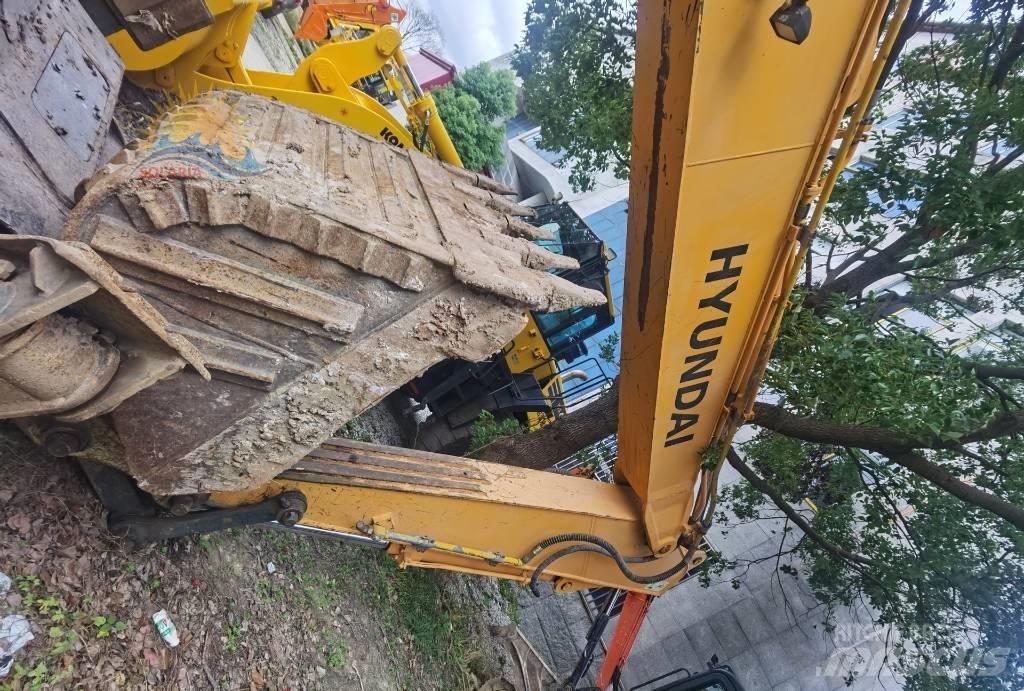 Hyundai R210W-9  휠 굴삭기
