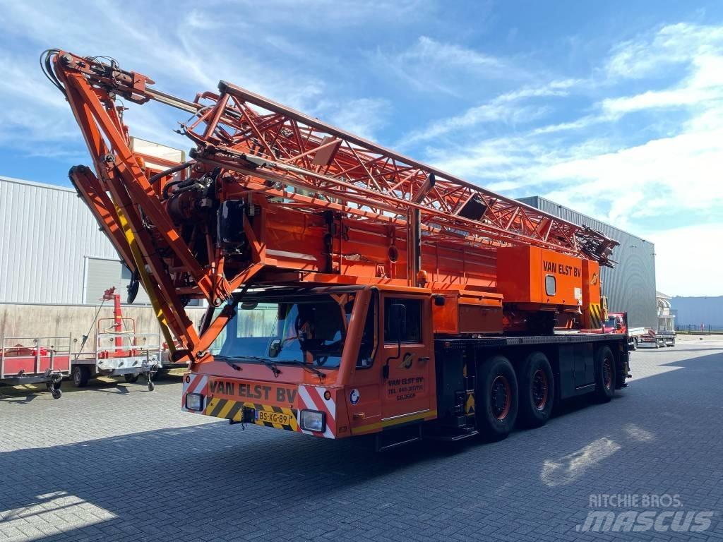 Spierings SK377 타워 크레인