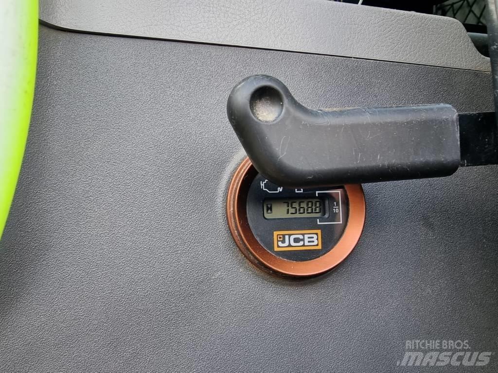 JCB 220 X 대형 굴삭기 29톤 이상