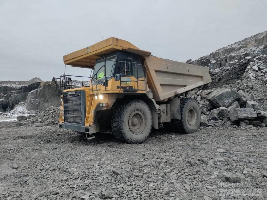 Komatsu HD605-7 초대형 덤프 트럭
